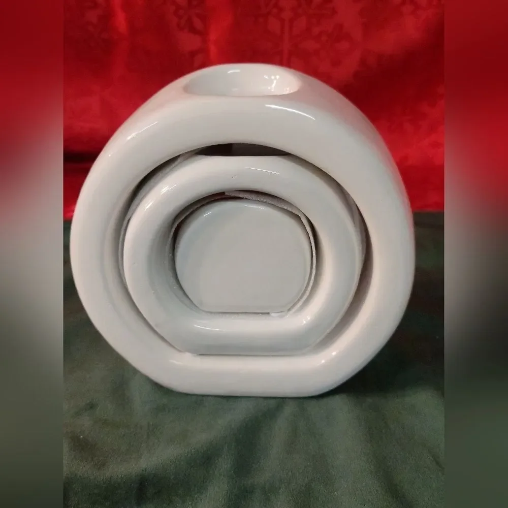 BNIB Candle Holder 3 Piece Nested Interiors Decorative Set